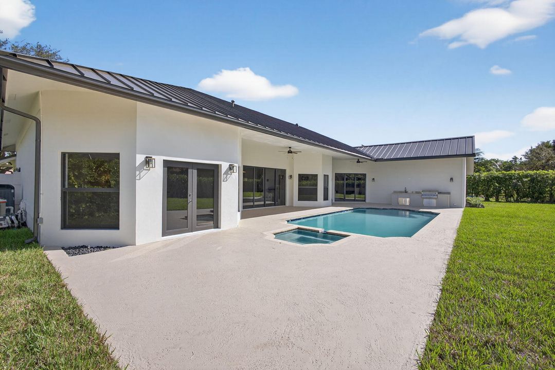 For Sale: $2,700,000 (4 beds, 4 baths, 3481 Square Feet)