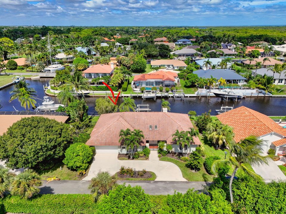 待售: $1,662,500 (3 贝兹, 2 浴室, 2384 平方英尺)