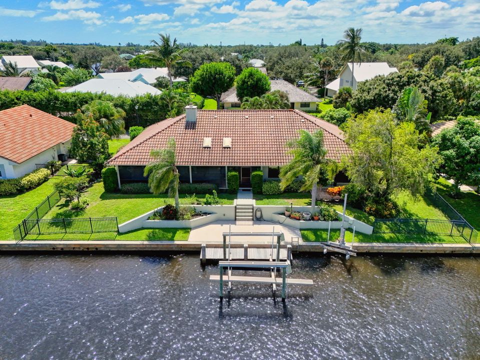 待售: $1,662,500 (3 贝兹, 2 浴室, 2384 平方英尺)