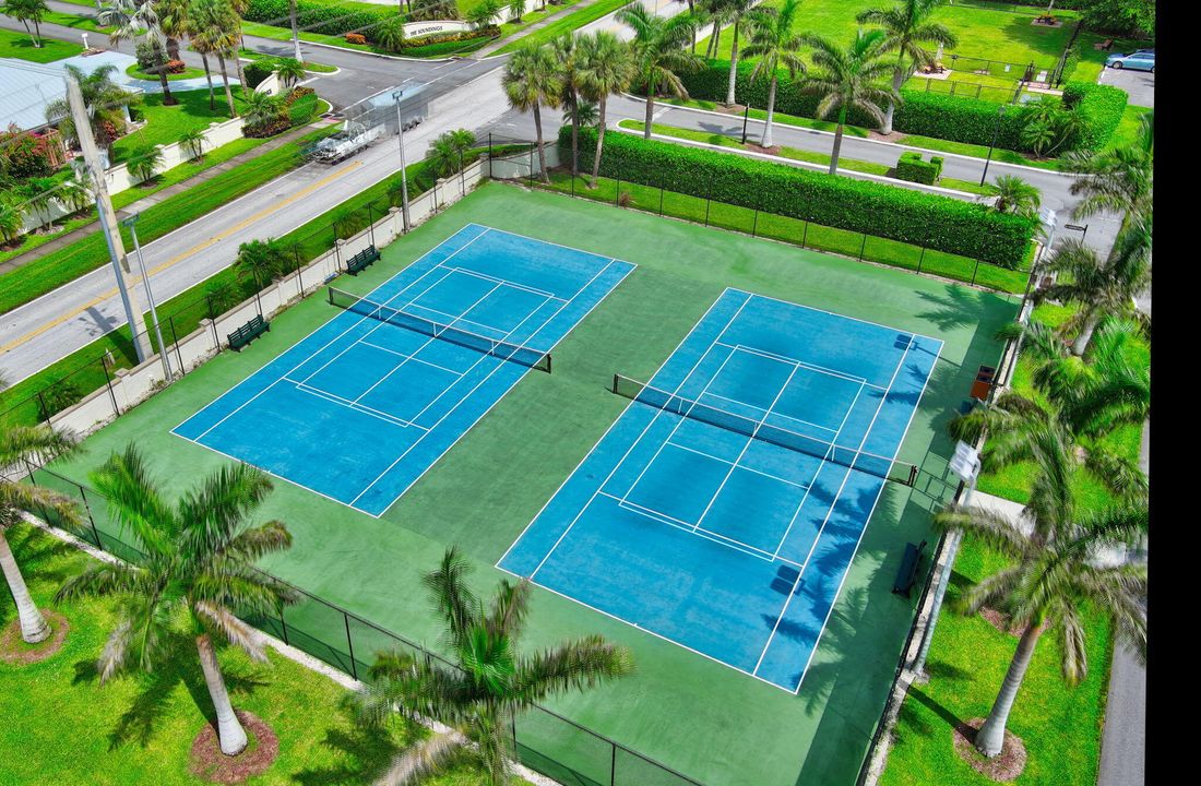 待售: $1,662,500 (3 贝兹, 2 浴室, 2384 平方英尺)