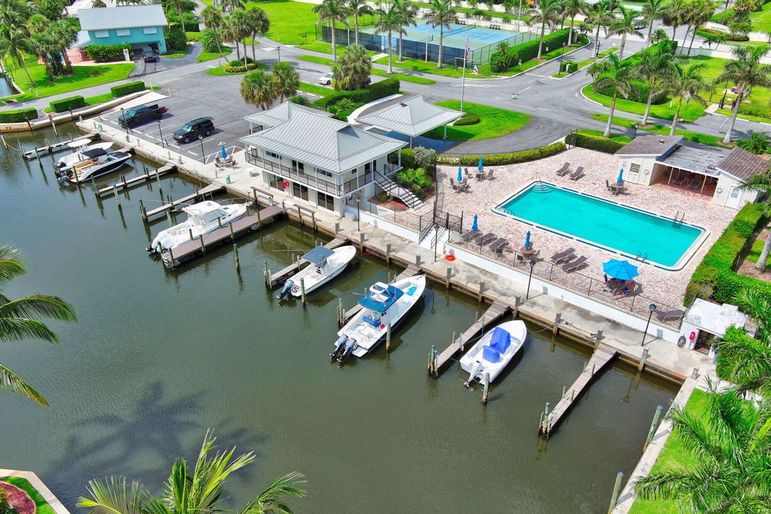 待售: $1,662,500 (3 贝兹, 2 浴室, 2384 平方英尺)