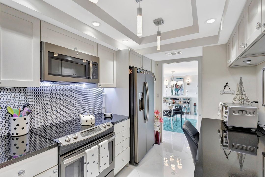 На продажу: $349,000 (1 спален, 1 ванн, 894 Квадратных фут)