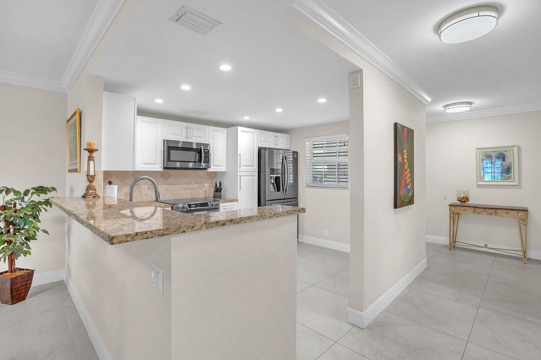 For Sale: $365,000 (3 beds, 2 baths, 1711 Square Feet)