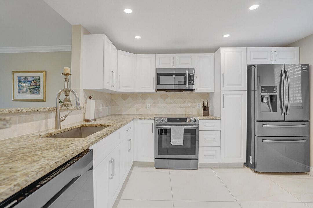 For Sale: $365,000 (3 beds, 2 baths, 1711 Square Feet)