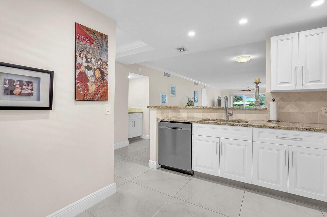 For Sale: $365,000 (3 beds, 2 baths, 1711 Square Feet)