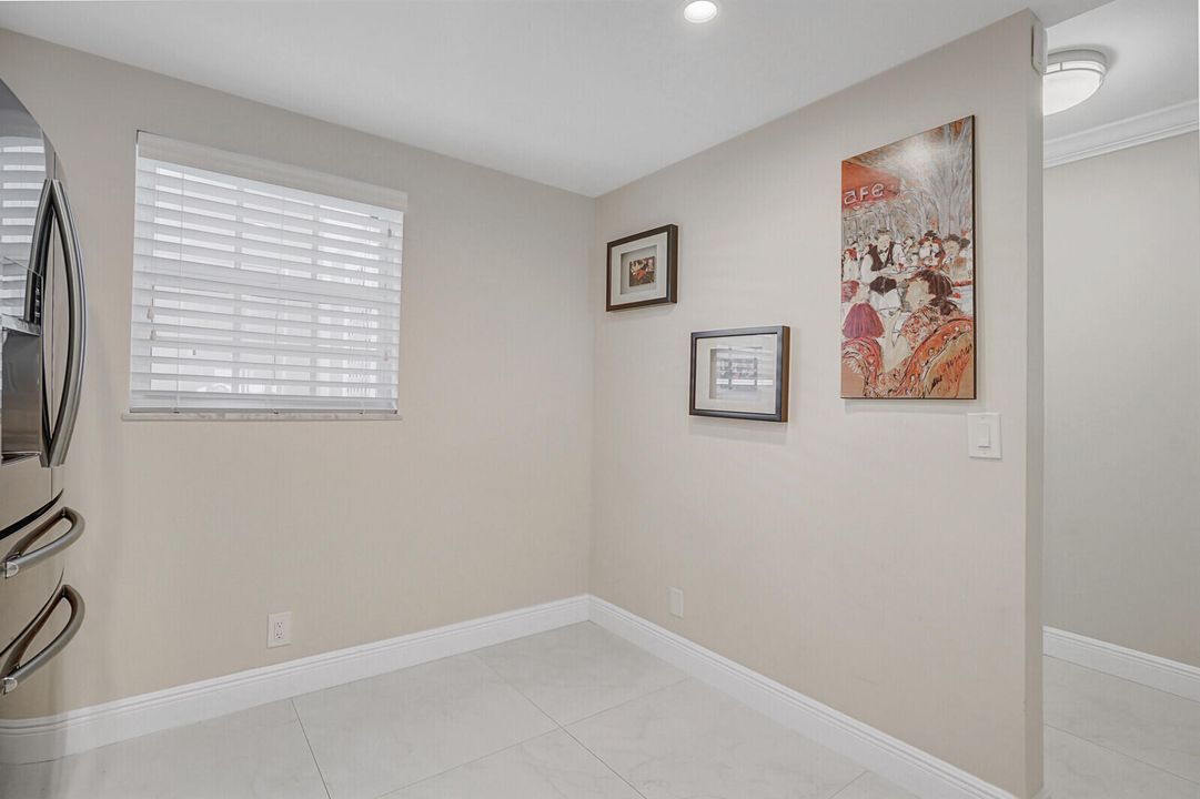For Sale: $365,000 (3 beds, 2 baths, 1711 Square Feet)