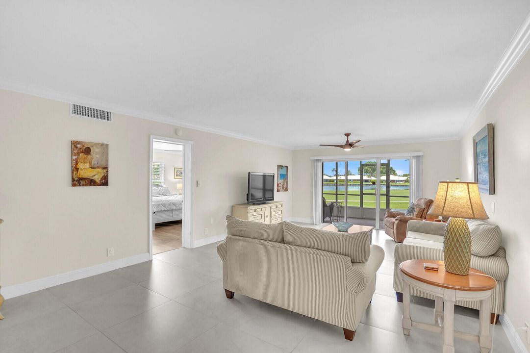 For Sale: $365,000 (3 beds, 2 baths, 1711 Square Feet)