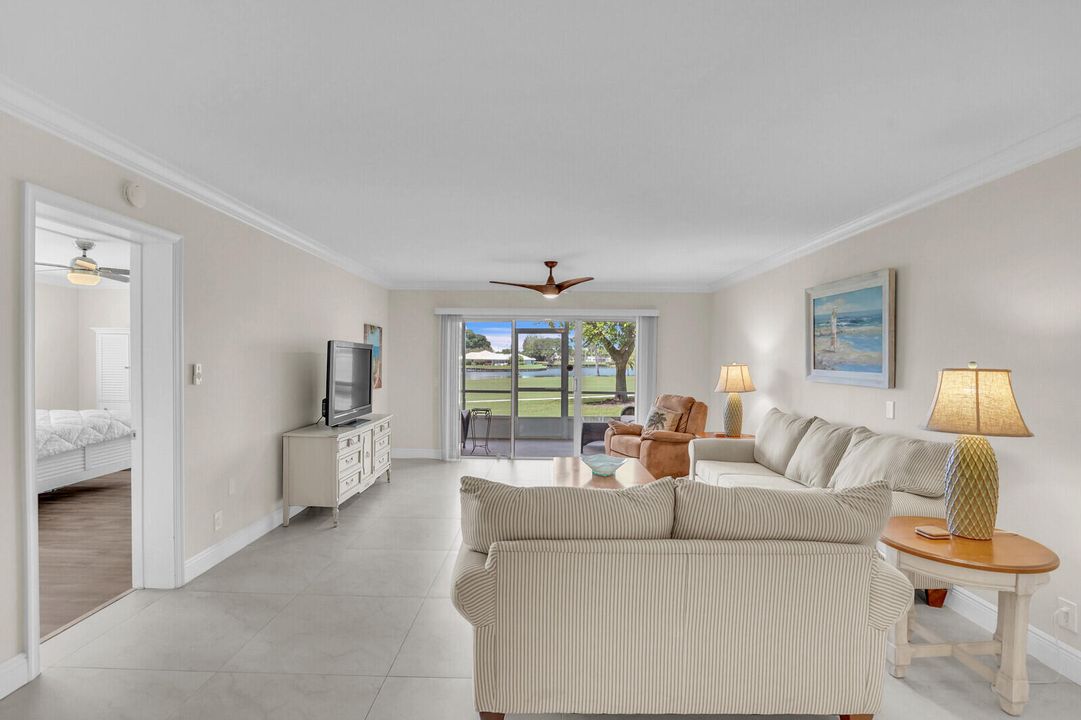 For Sale: $365,000 (3 beds, 2 baths, 1711 Square Feet)