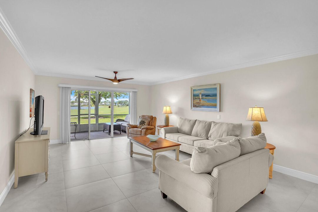 For Sale: $365,000 (3 beds, 2 baths, 1711 Square Feet)