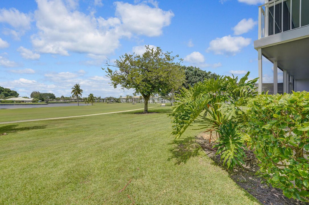 For Sale: $365,000 (3 beds, 2 baths, 1711 Square Feet)