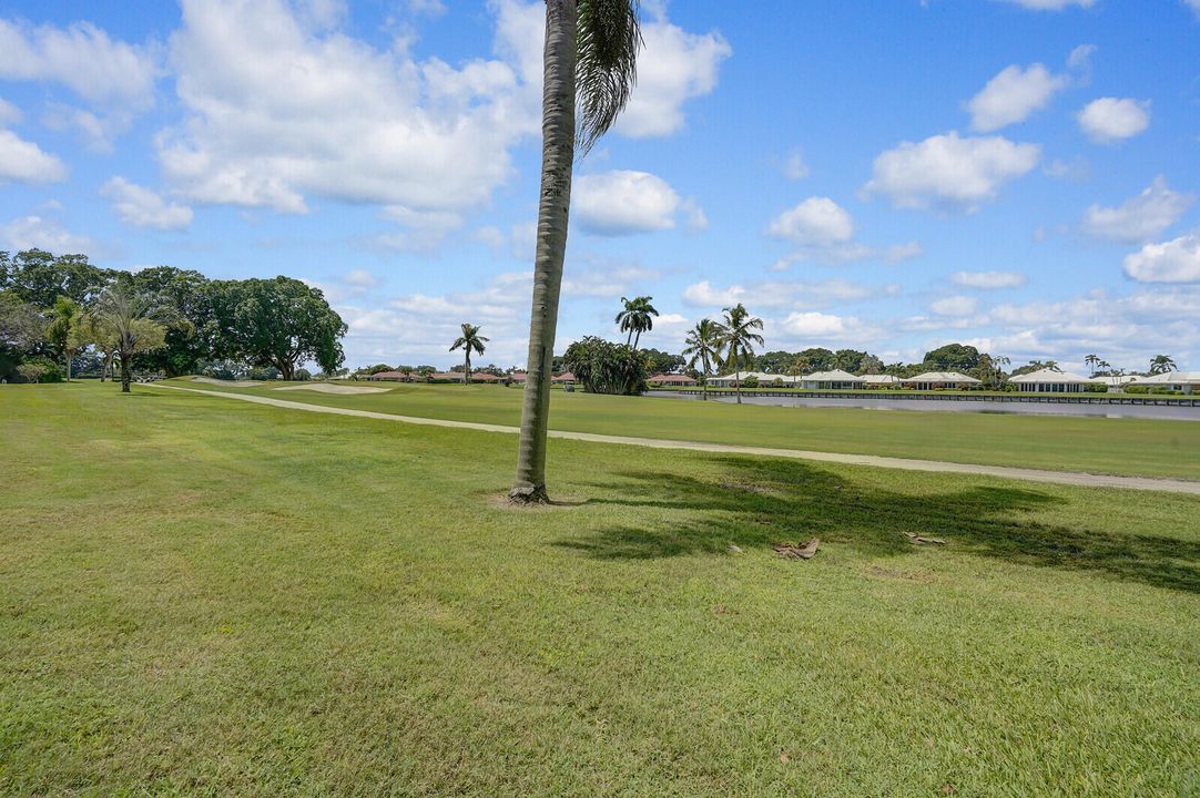 For Sale: $365,000 (3 beds, 2 baths, 1711 Square Feet)