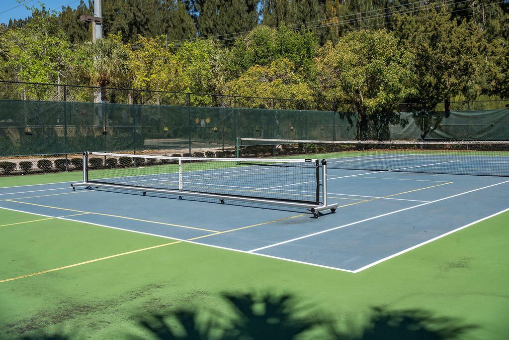 Под контрактом: $499,000 (3 спален, 2 ванн, 1897 Квадратных фут)