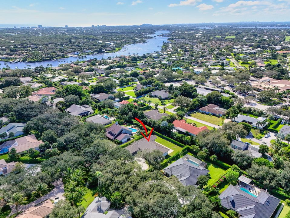 For Sale: $2,700,000 (4 beds, 4 baths, 3481 Square Feet)