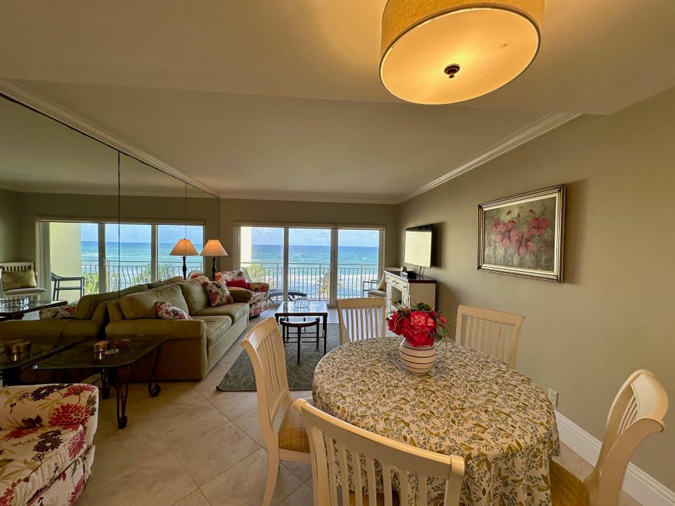 合同活跃: $6,500 (2 贝兹, 2 浴室, 1130 平方英尺)