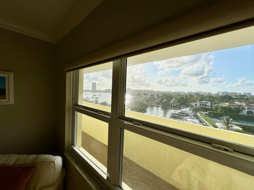 合同活跃: $6,500 (2 贝兹, 2 浴室, 1130 平方英尺)