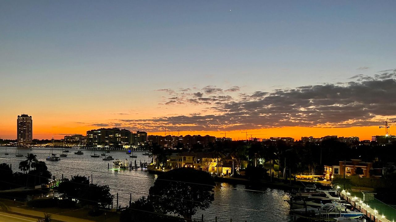 合同活跃: $6,500 (2 贝兹, 2 浴室, 1130 平方英尺)