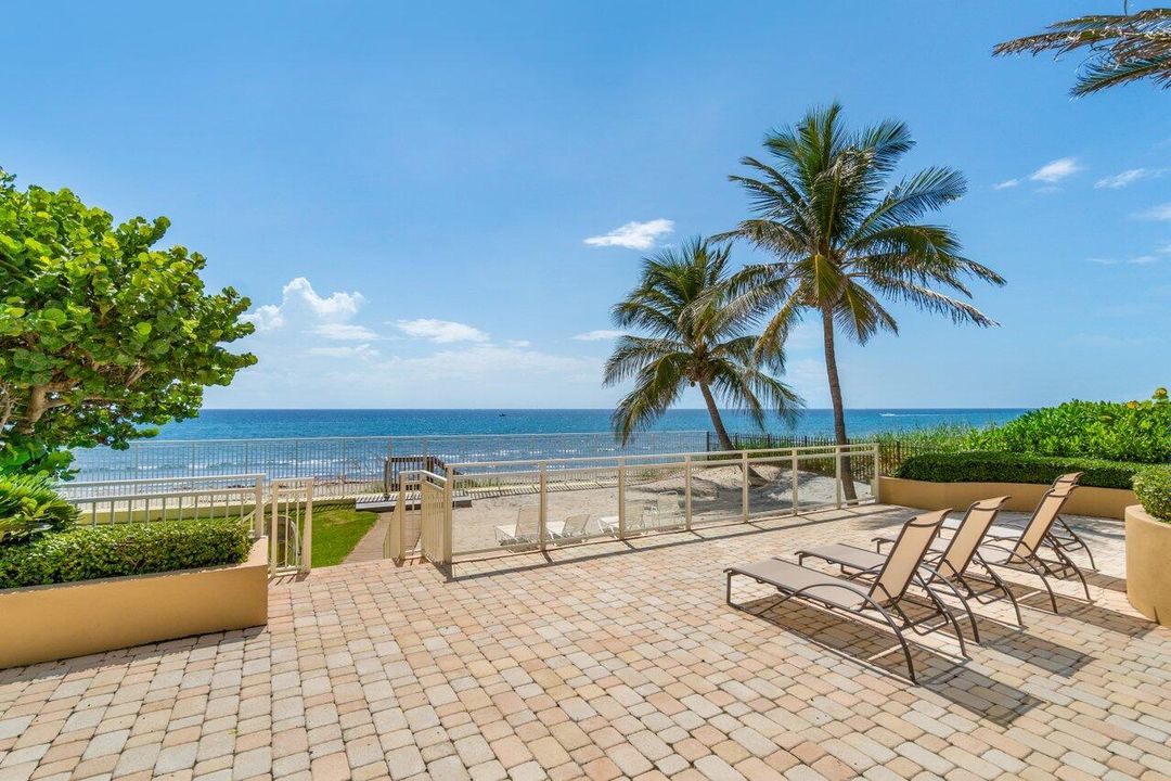 合同活跃: $6,500 (2 贝兹, 2 浴室, 1130 平方英尺)