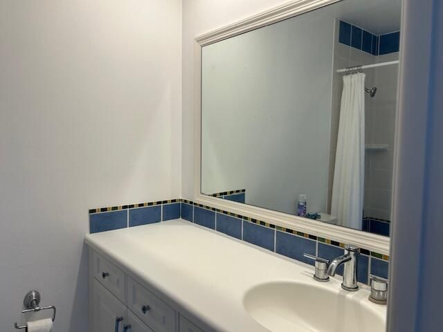 待售: $275,000 (2 贝兹, 2 浴室, 1230 平方英尺)