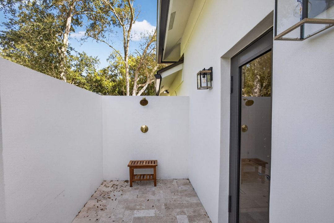 For Sale: $2,700,000 (4 beds, 4 baths, 3481 Square Feet)