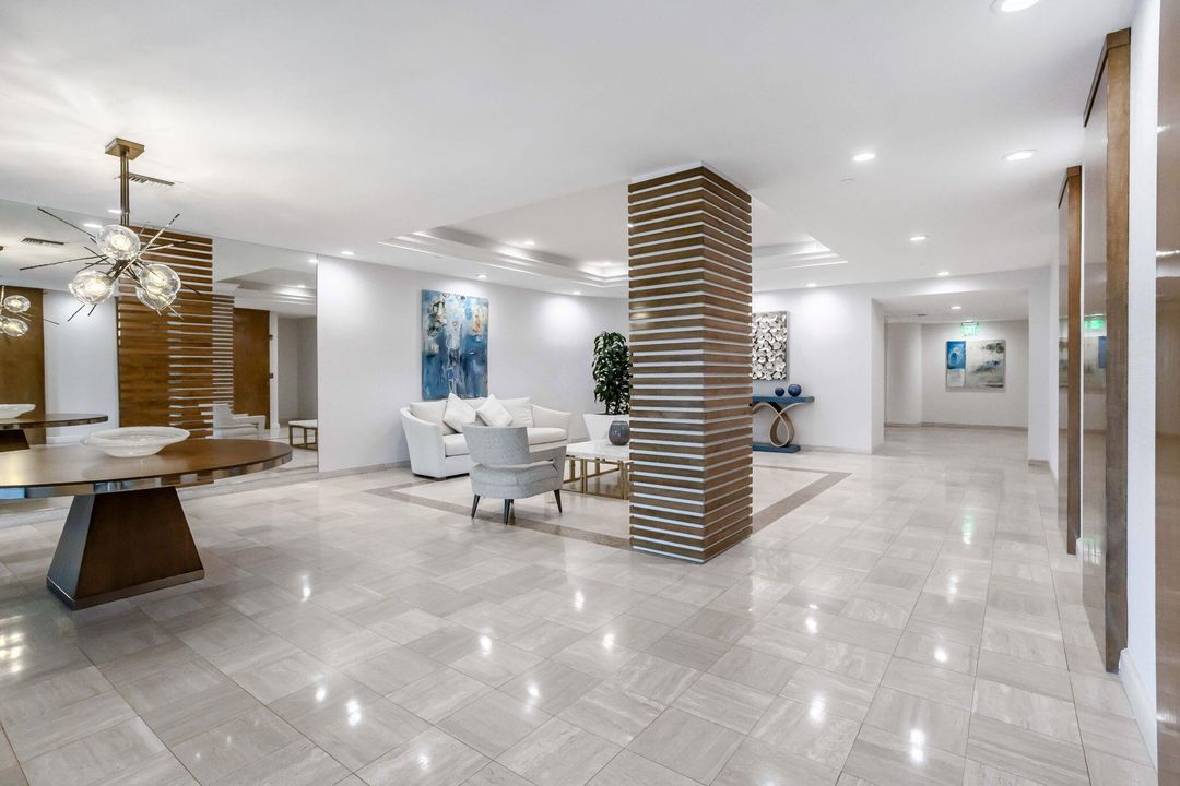 待售: $2,100,000 (2 贝兹, 2 浴室, 2005 平方英尺)