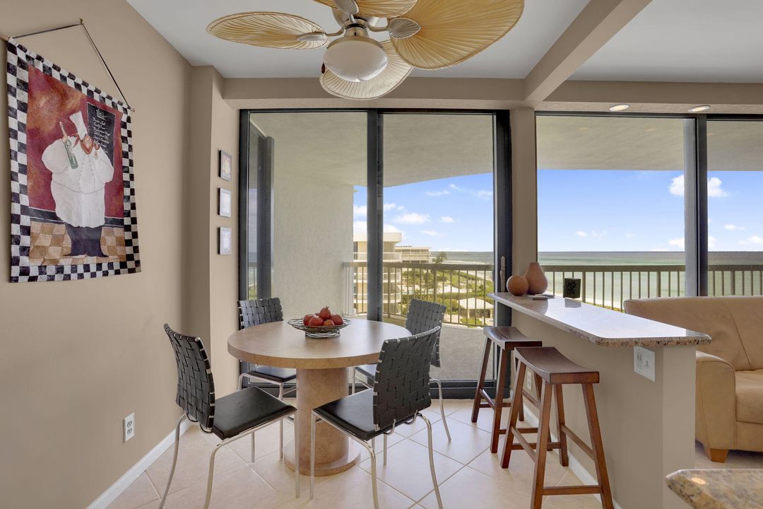 待售: $2,100,000 (2 贝兹, 2 浴室, 2005 平方英尺)