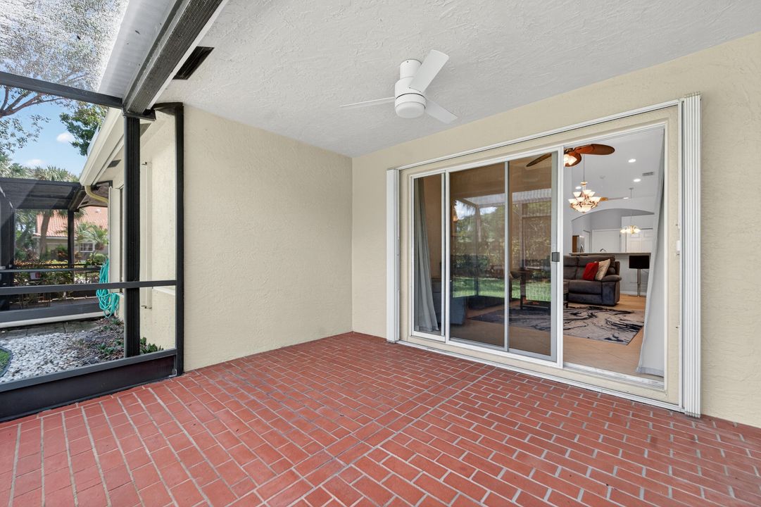 Под контрактом: $349,900 (2 спален, 2 ванн, 1396 Квадратных фут)