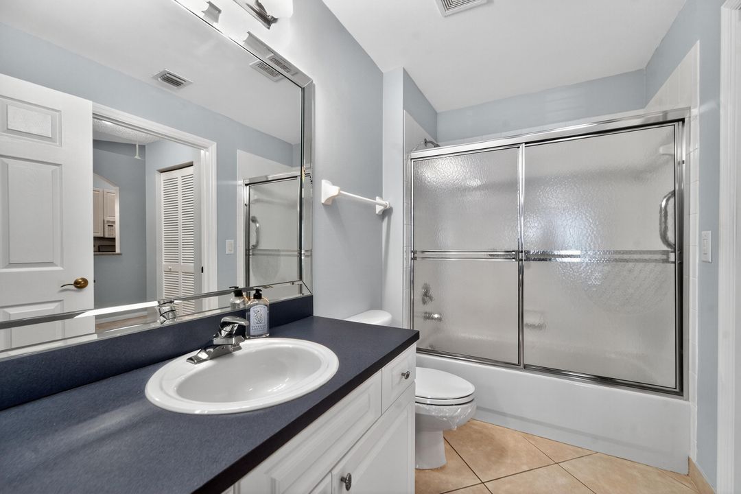 Под контрактом: $349,900 (2 спален, 2 ванн, 1396 Квадратных фут)