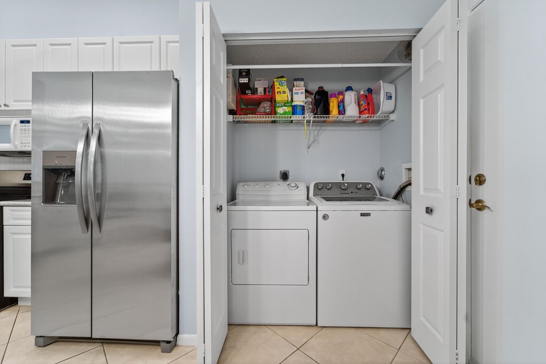 Под контрактом: $349,900 (2 спален, 2 ванн, 1396 Квадратных фут)