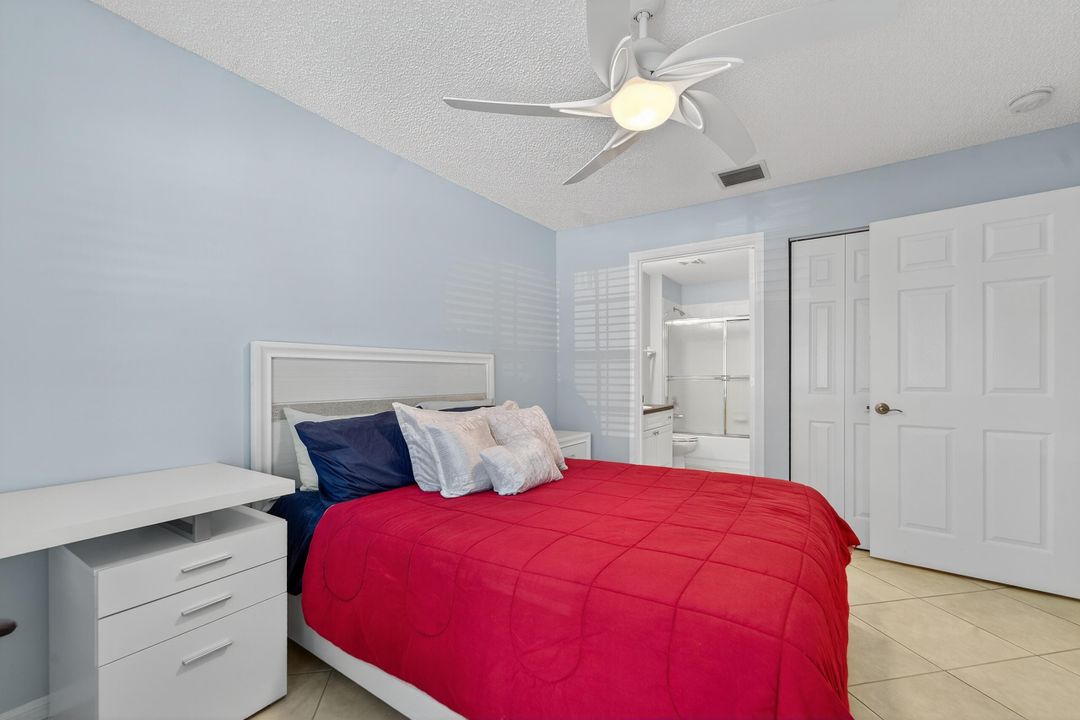 Под контрактом: $349,900 (2 спален, 2 ванн, 1396 Квадратных фут)