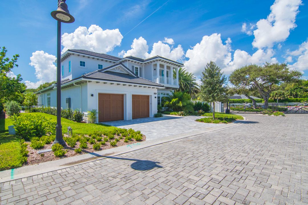 For Sale: $4,000,000 (4 beds, 4 baths, 3542 Square Feet)