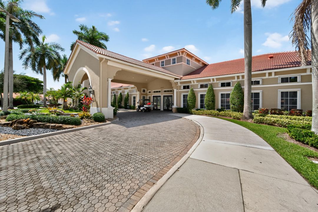 Под контрактом: $349,900 (2 спален, 2 ванн, 1396 Квадратных фут)