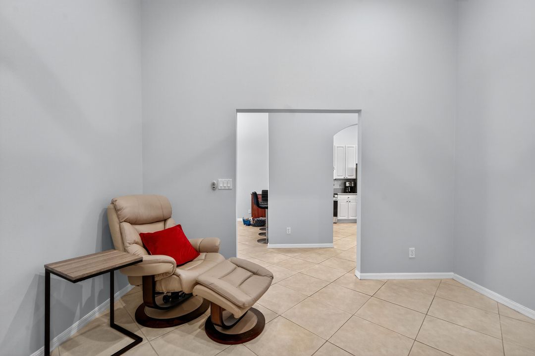 Под контрактом: $349,900 (2 спален, 2 ванн, 1396 Квадратных фут)