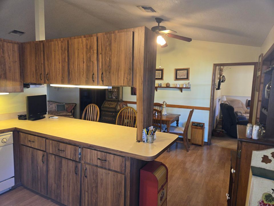 For Sale: $339,000 (3 beds, 2 baths, 1700 Square Feet)