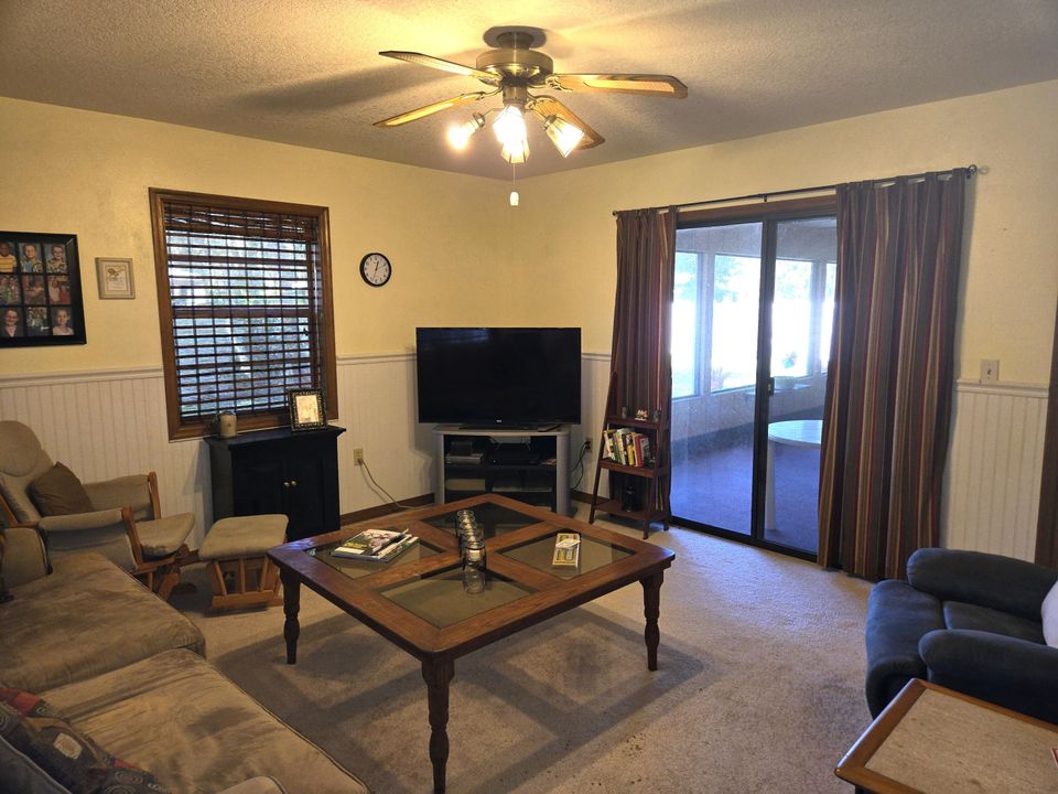 For Sale: $339,000 (3 beds, 2 baths, 1700 Square Feet)
