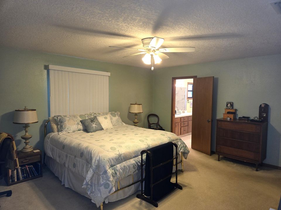 For Sale: $339,000 (3 beds, 2 baths, 1700 Square Feet)