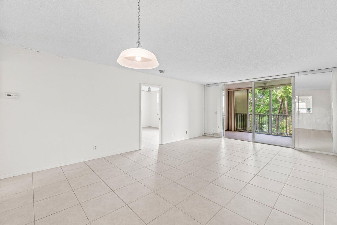 Activo con contrato: $110,000 (2 camas, 2 baños, 1060 Pies cuadrados)