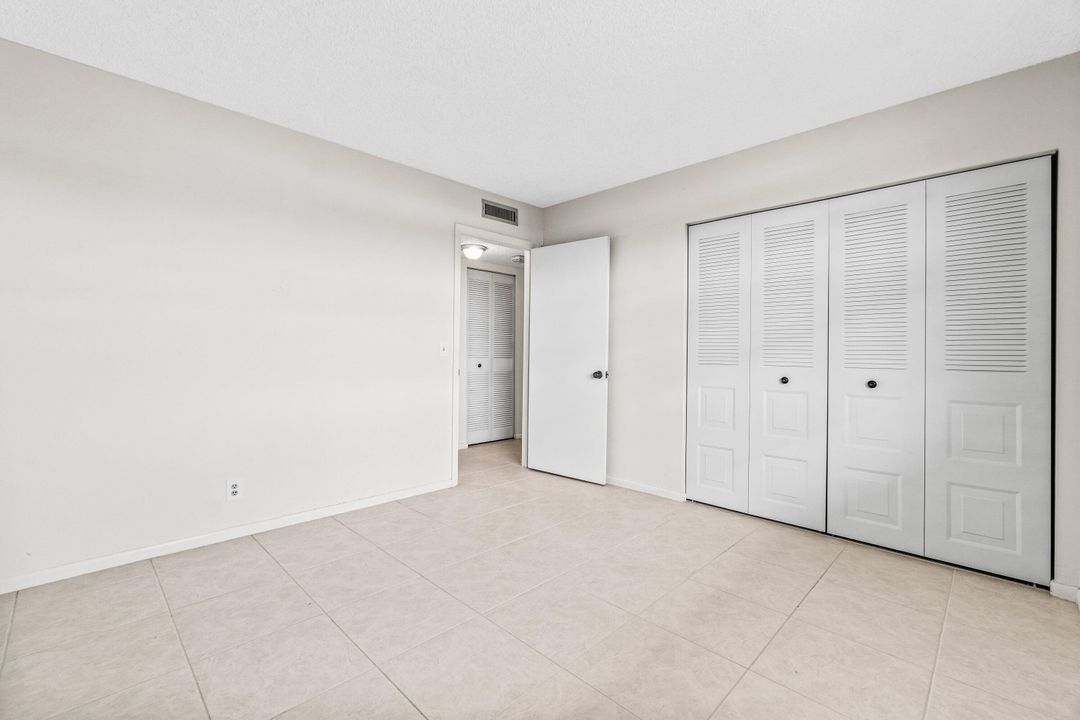 Activo con contrato: $110,000 (2 camas, 2 baños, 1060 Pies cuadrados)