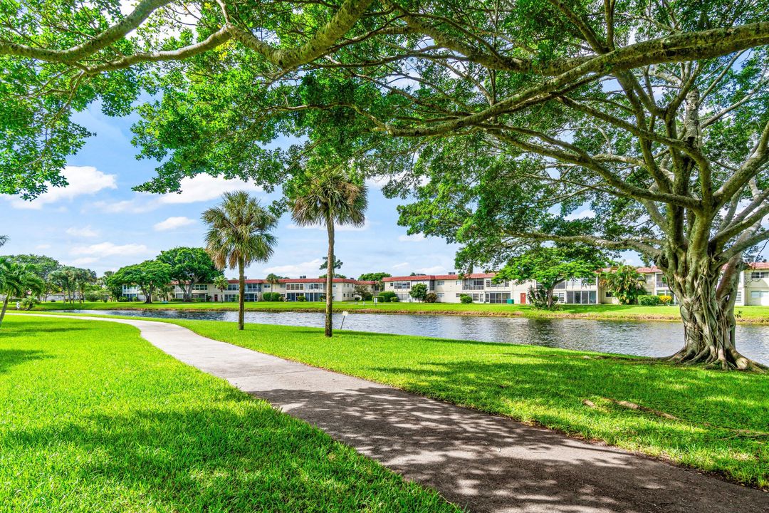 Activo con contrato: $110,000 (2 camas, 2 baños, 1060 Pies cuadrados)