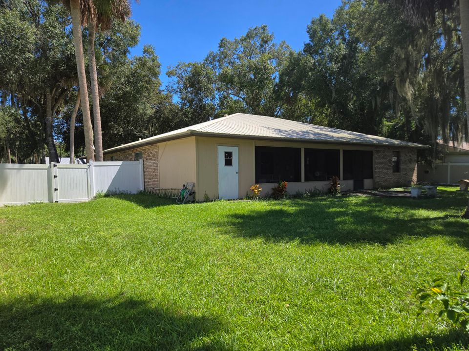 For Sale: $339,000 (3 beds, 2 baths, 1700 Square Feet)