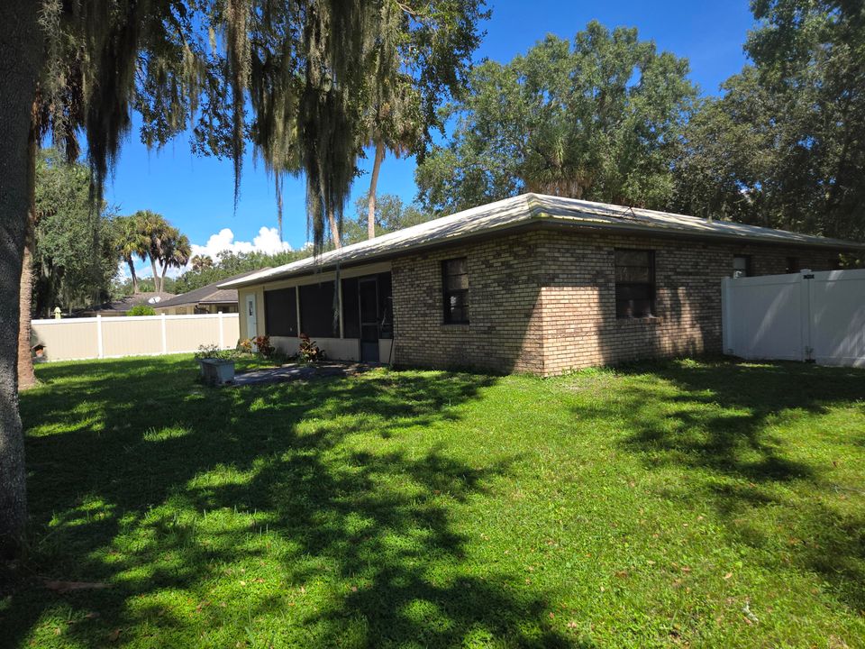 For Sale: $339,000 (3 beds, 2 baths, 1700 Square Feet)