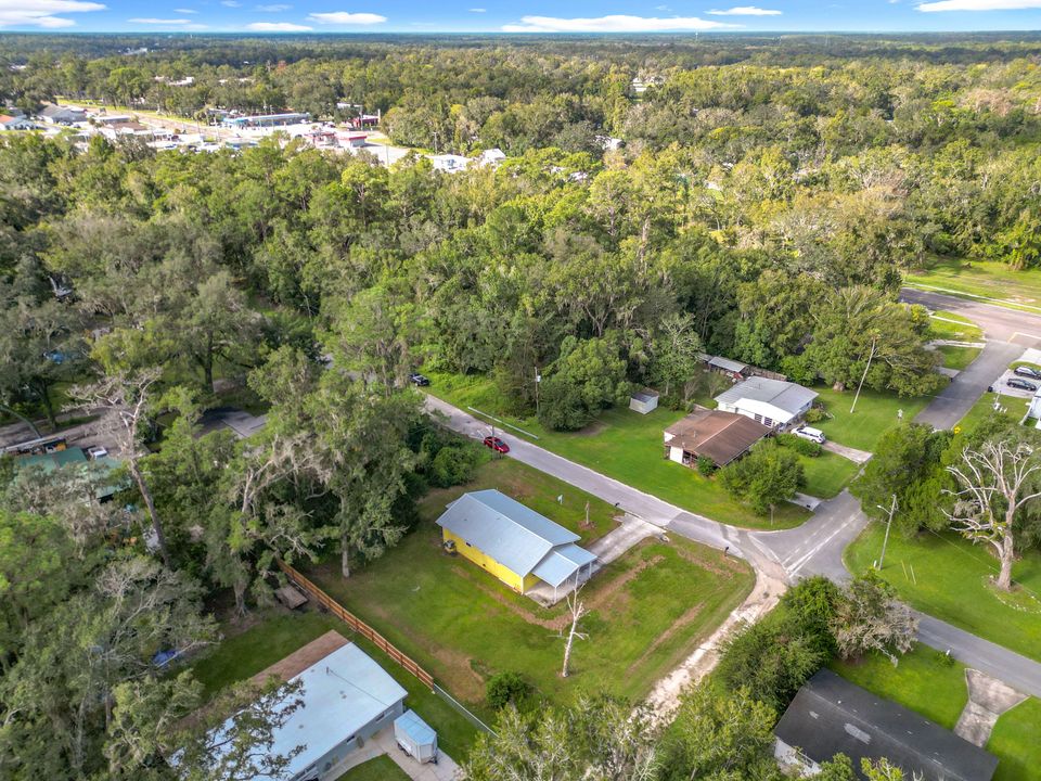 For Sale: $200,000 (3 beds, 2 baths, 1260 Square Feet)