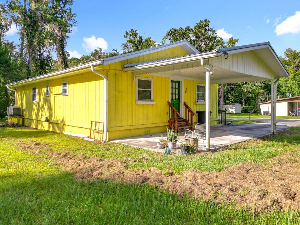 For Sale: $200,000 (3 beds, 2 baths, 1260 Square Feet)