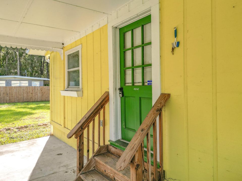 For Sale: $200,000 (3 beds, 2 baths, 1260 Square Feet)