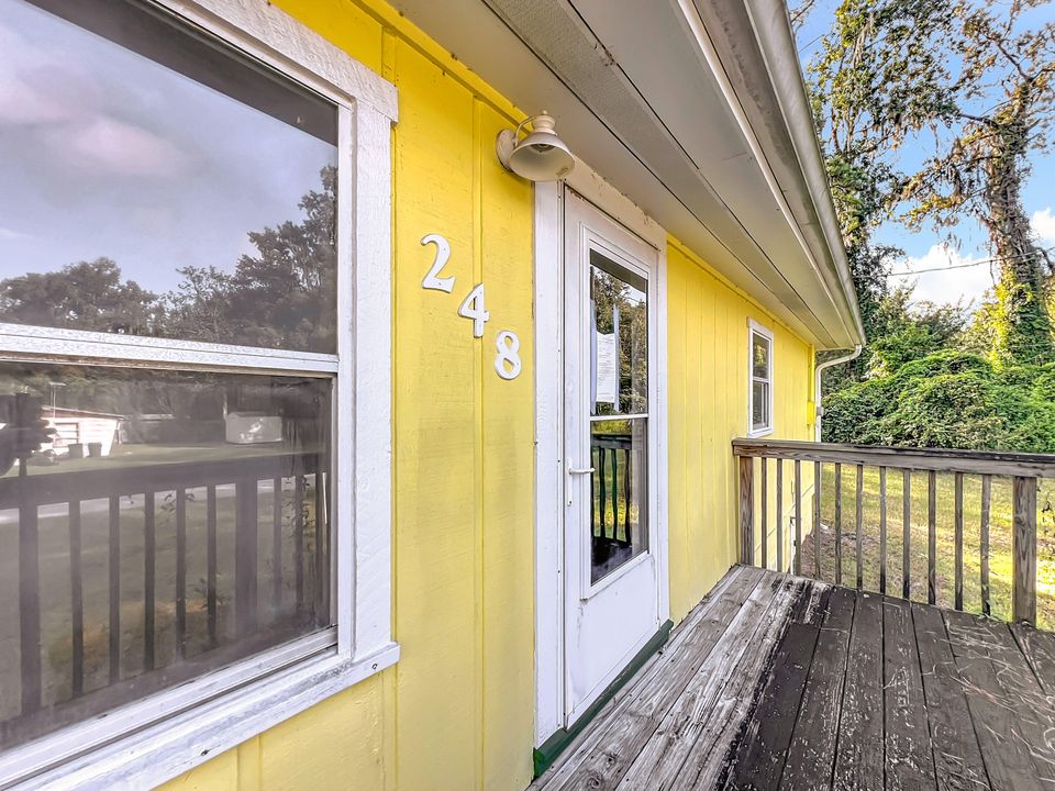 For Sale: $200,000 (3 beds, 2 baths, 1260 Square Feet)