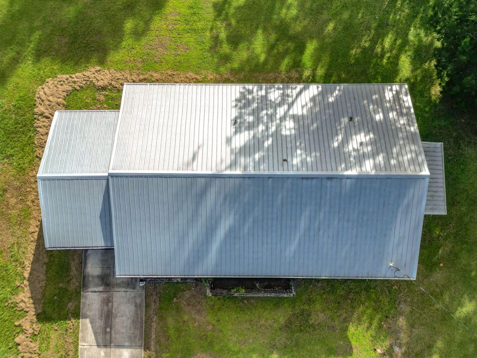 For Sale: $200,000 (3 beds, 2 baths, 1260 Square Feet)