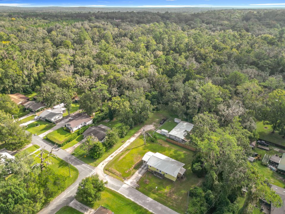 For Sale: $200,000 (3 beds, 2 baths, 1260 Square Feet)