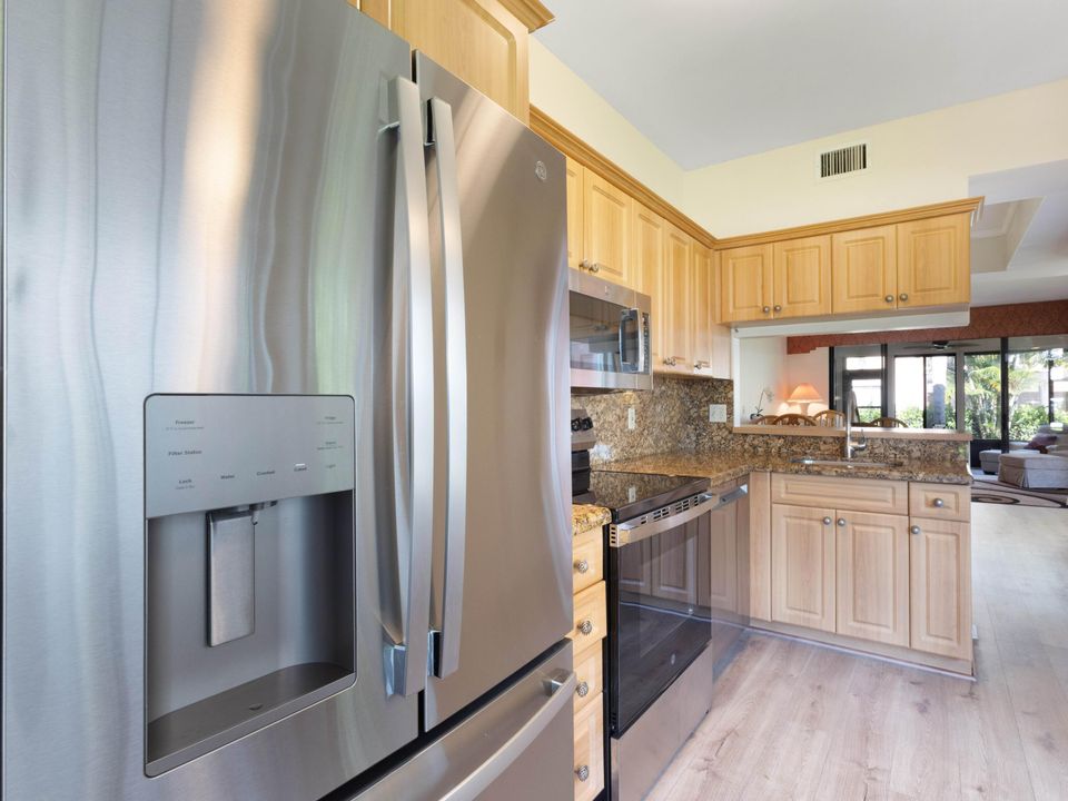 Active With Contract: $249,000 (2 beds, 2 baths, 1496 Square Feet)