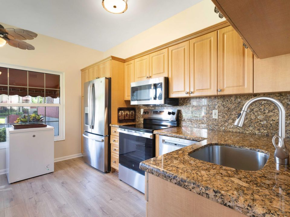 Active With Contract: $249,000 (2 beds, 2 baths, 1496 Square Feet)