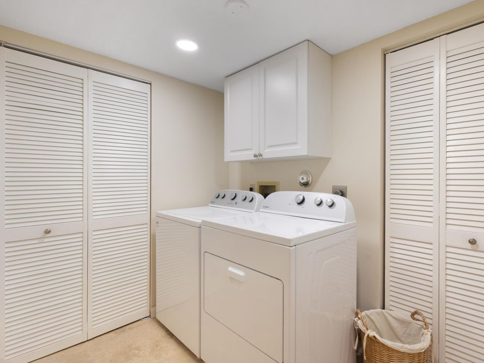 Active With Contract: $249,000 (2 beds, 2 baths, 1496 Square Feet)