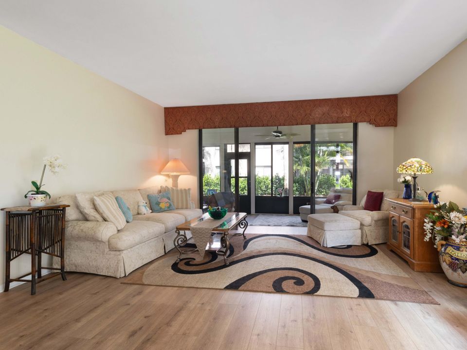 Active With Contract: $249,000 (2 beds, 2 baths, 1496 Square Feet)